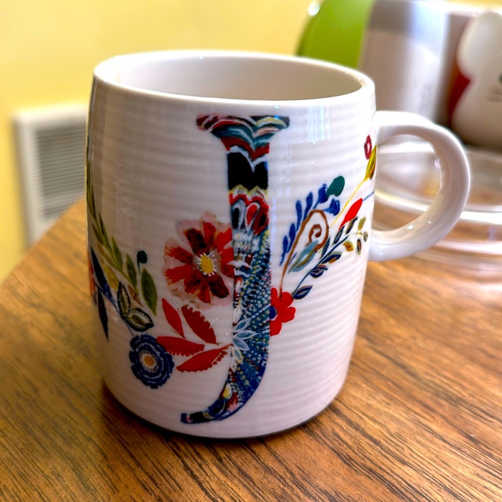 Anthropologie “J” J Starla Hoffman petal Palette COFFEE TEA MUG EUC